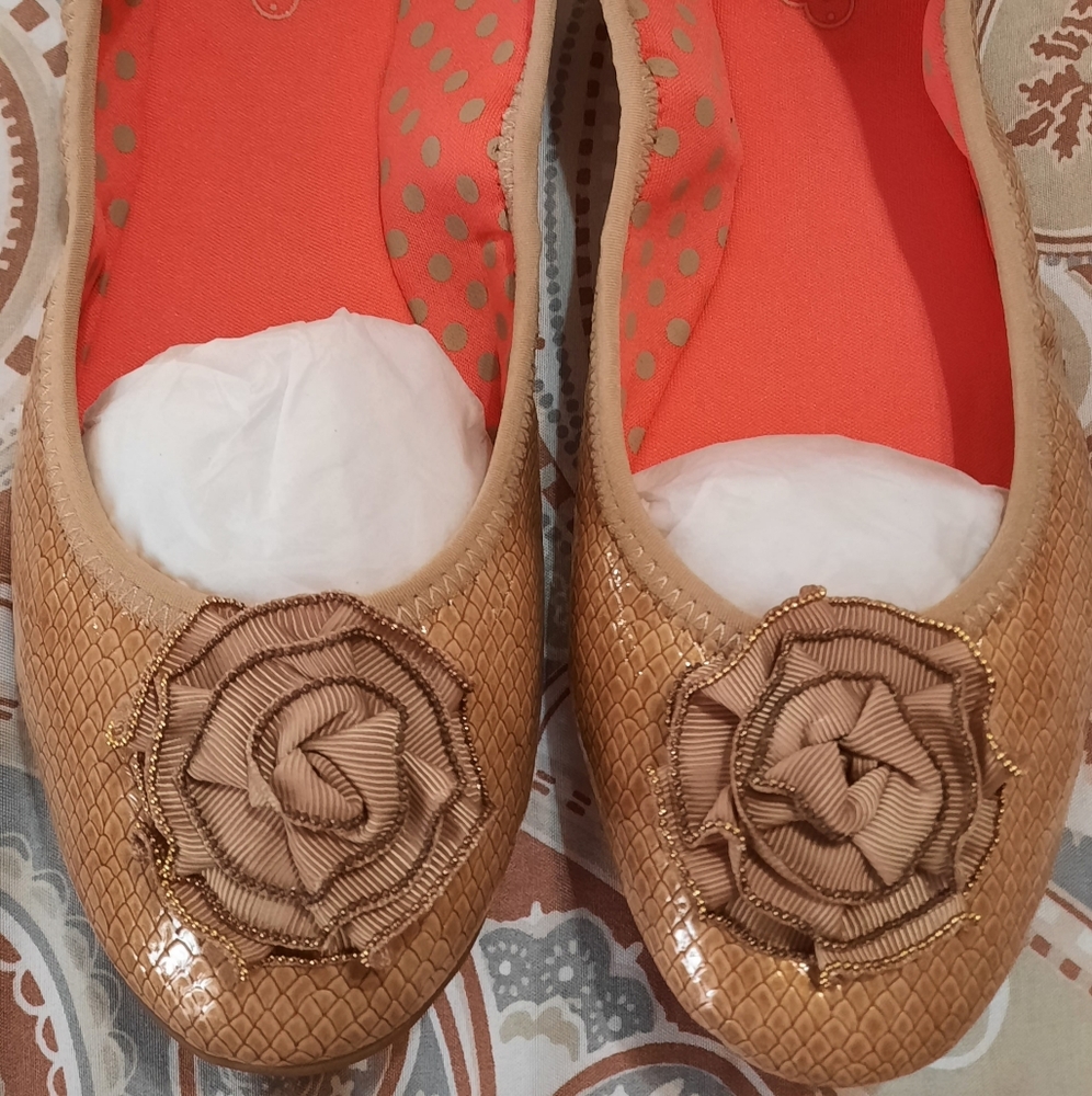 Women's shoes